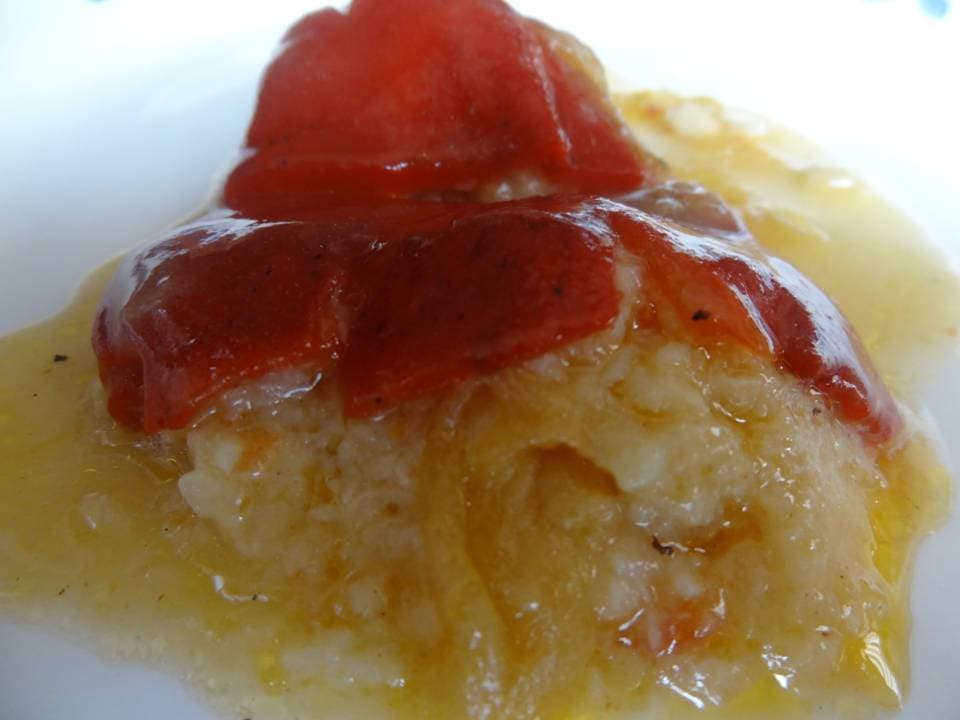 Pimientos del piquillo rellenos de bacalao