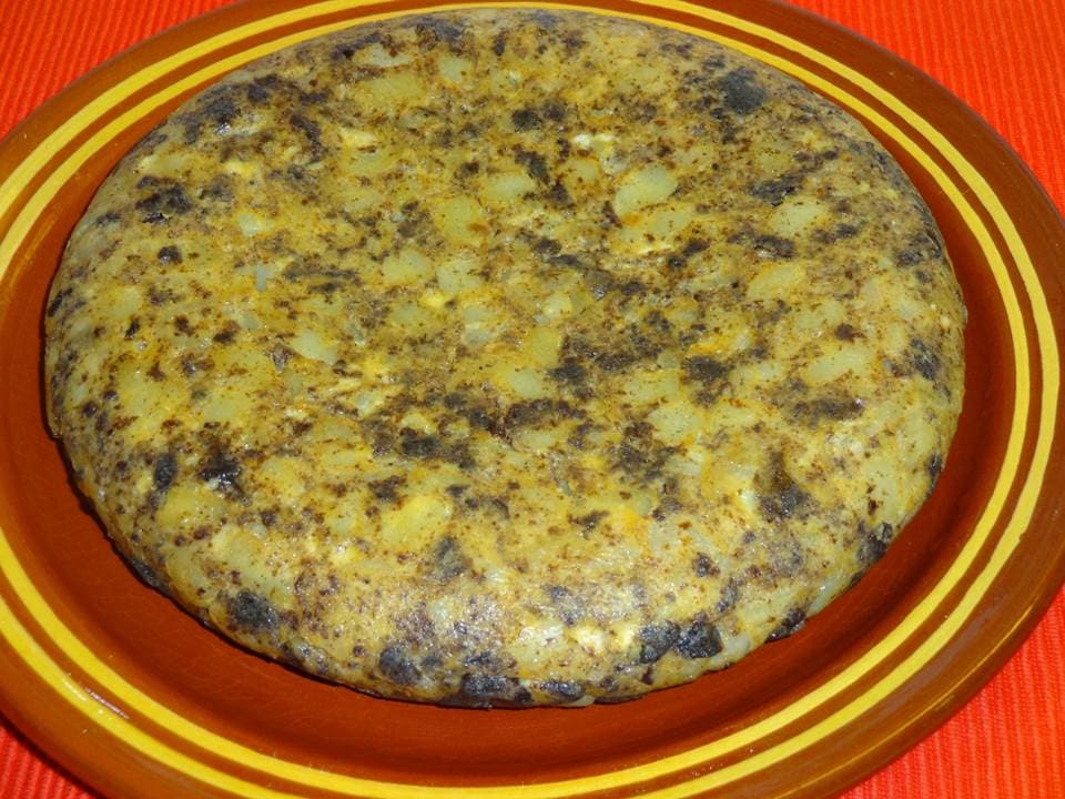 Tortilla de patatas y morcilla