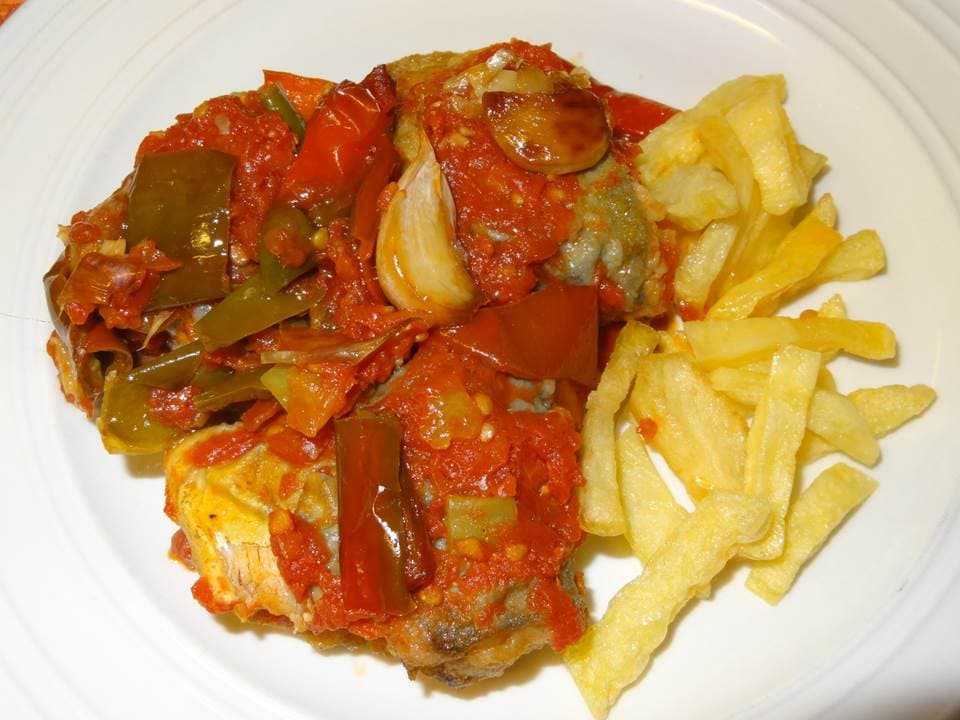 Llampuga con pimientos