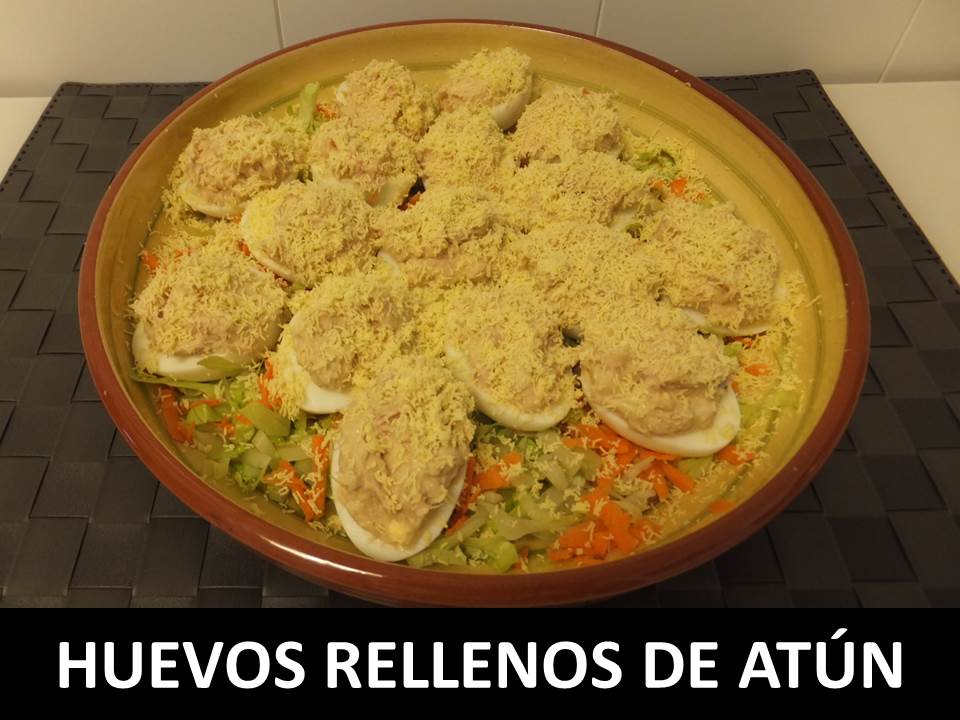 Huevos rellenos de atún